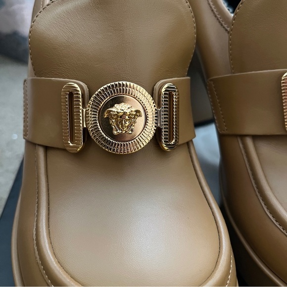 Versace Logo Leather Brown Platform Pumps Size 40/10 - Picture 14 of 17